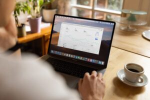 Perbandingan Penasihat Robo